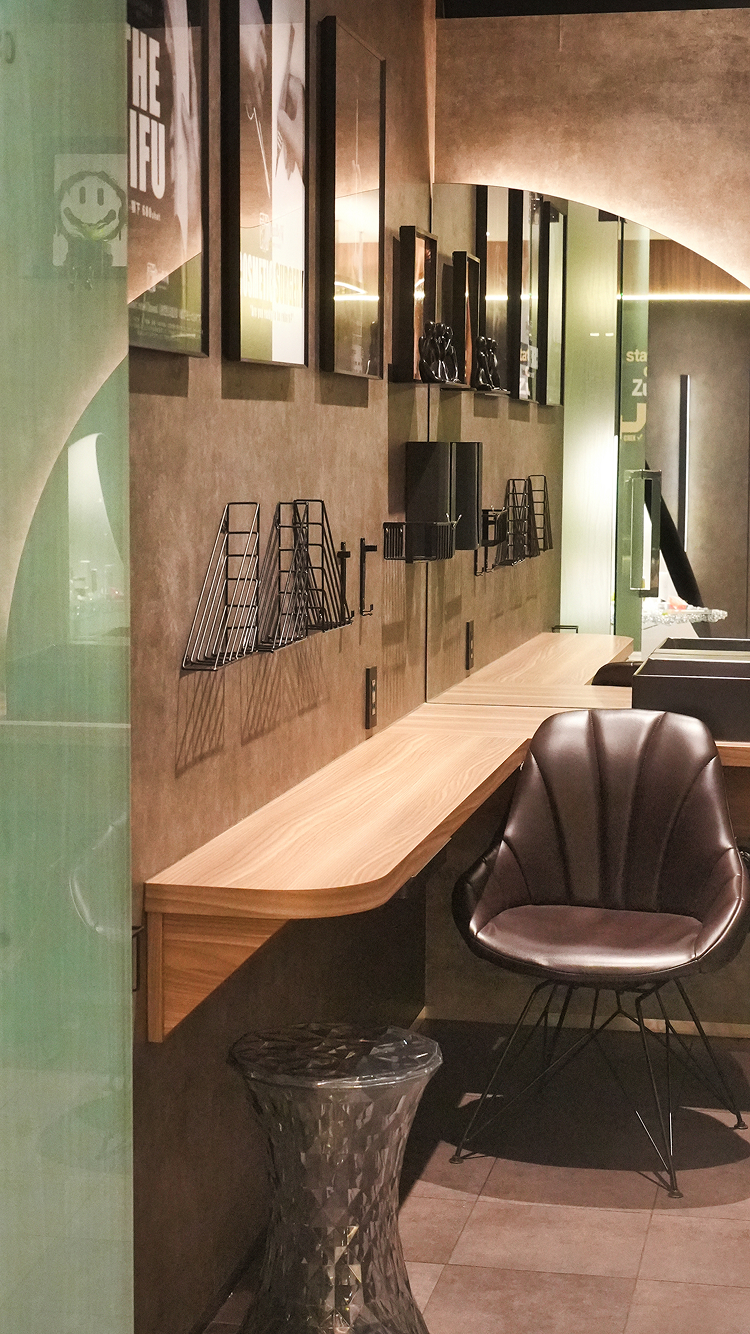 業界水準価格以下 RainBoW Clinic TOKYO